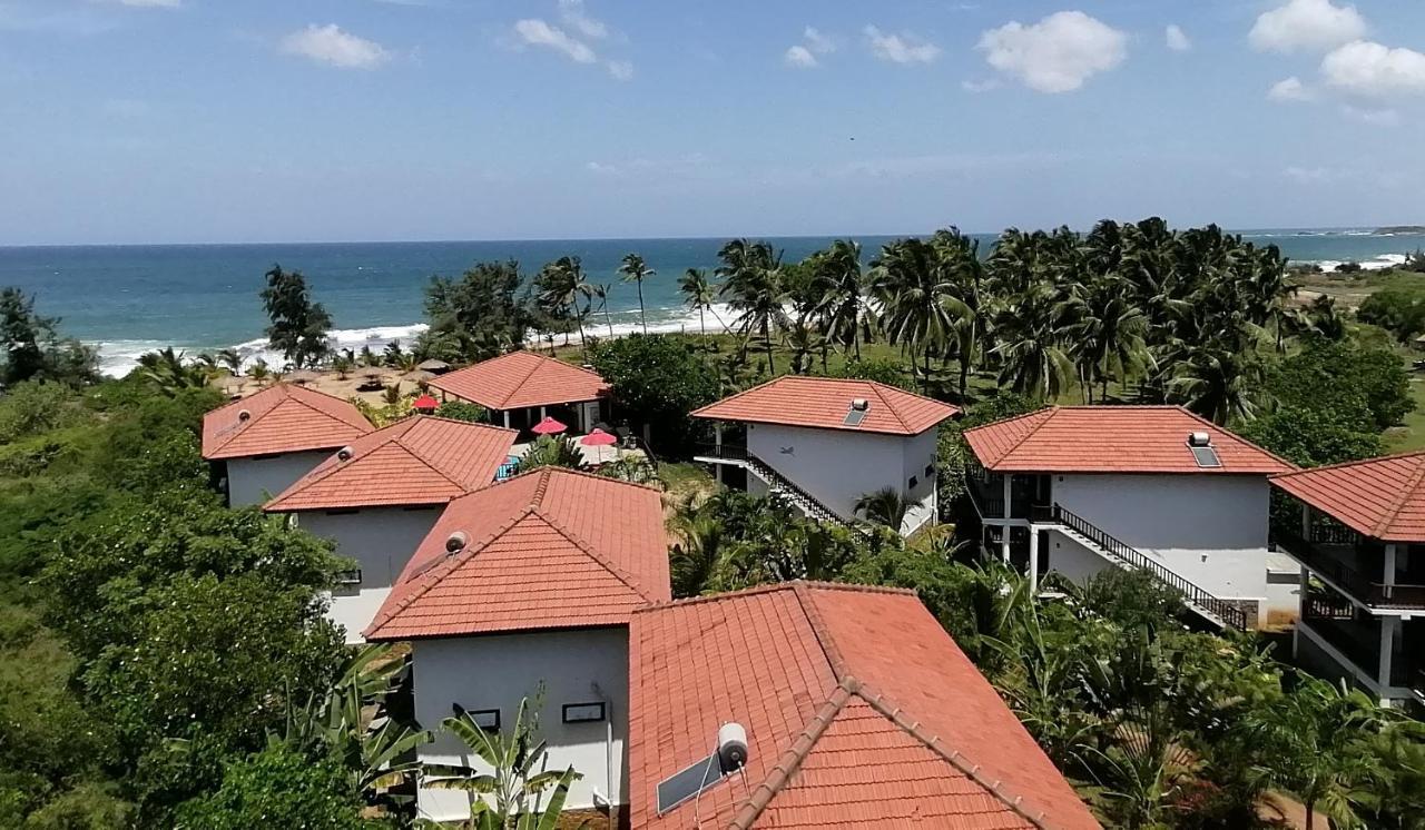 Ladja Beach Resort Ambalantota Exteriér fotografie