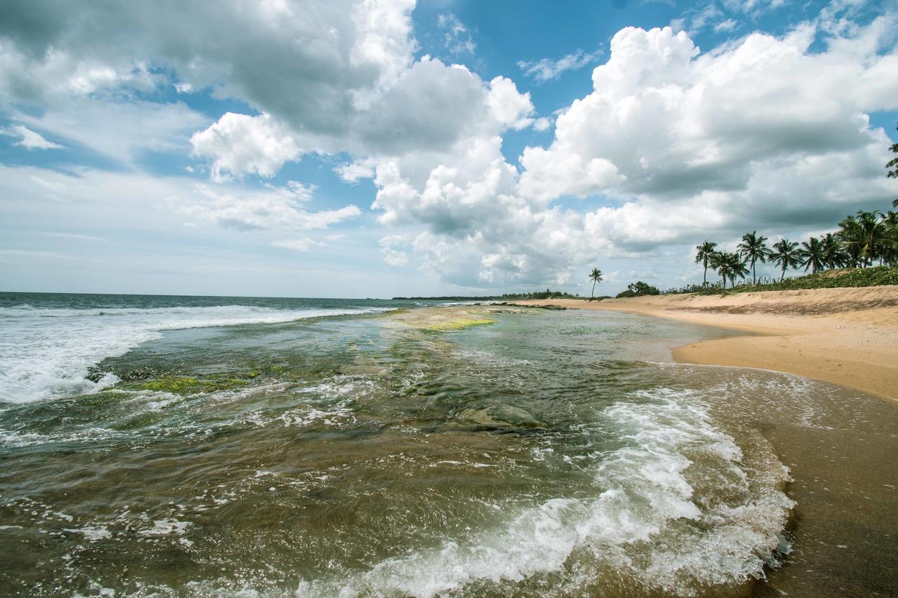 Ladja Beach Resort Ambalantota Exteriér fotografie
