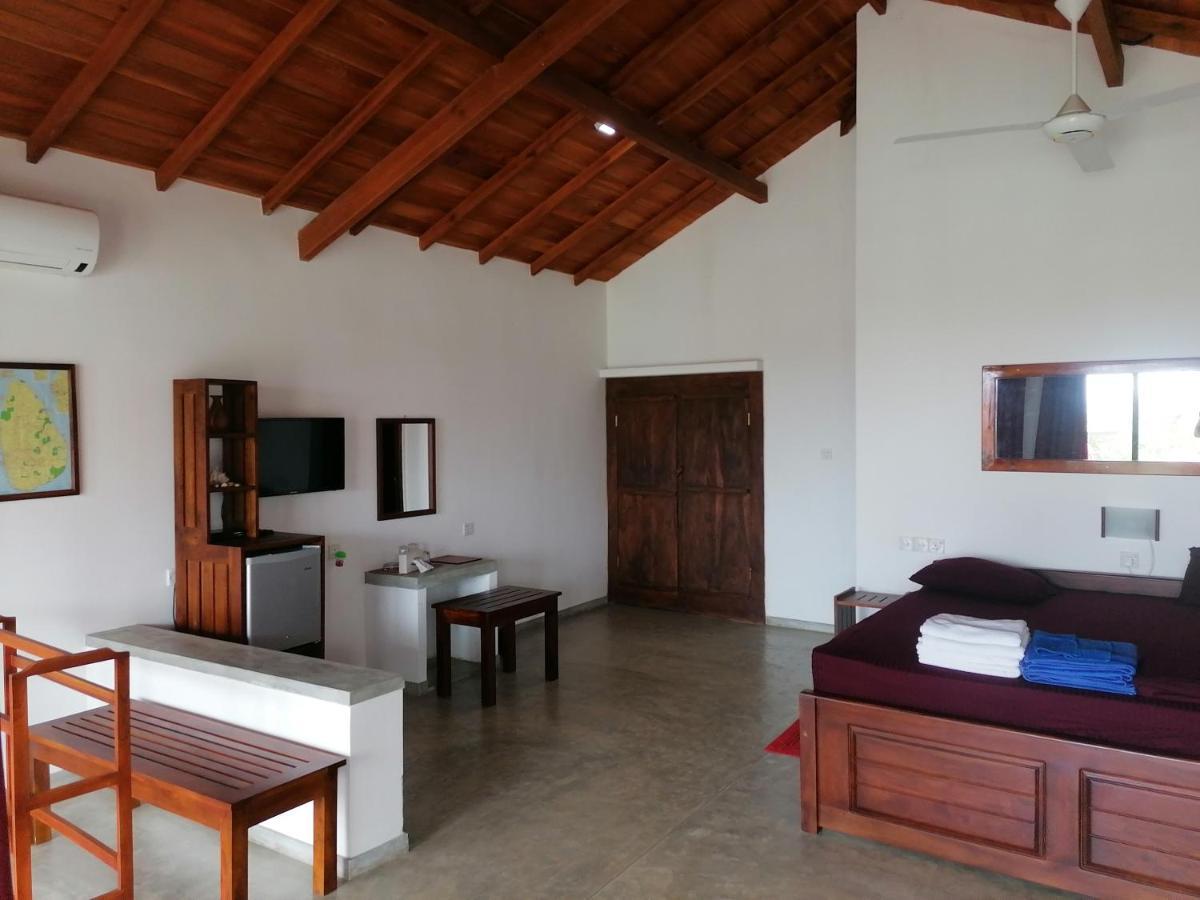 Ladja Beach Resort Ambalantota Exteriér fotografie